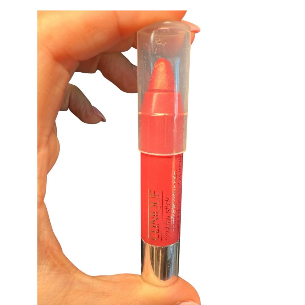 Clinique Chubby Stick Moisturizing Lip Color Balm 02 Super Strawberry Full Size